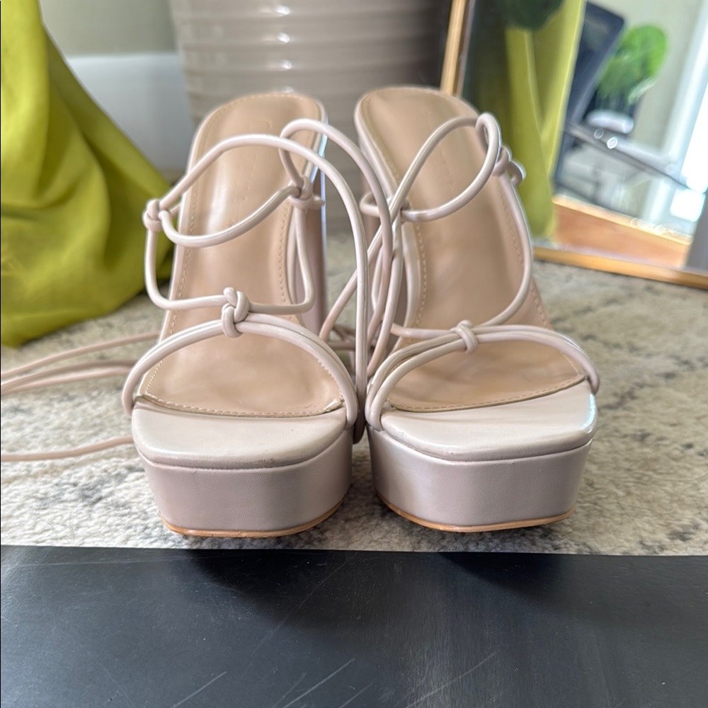 Elegant Women's Nude strappy heels